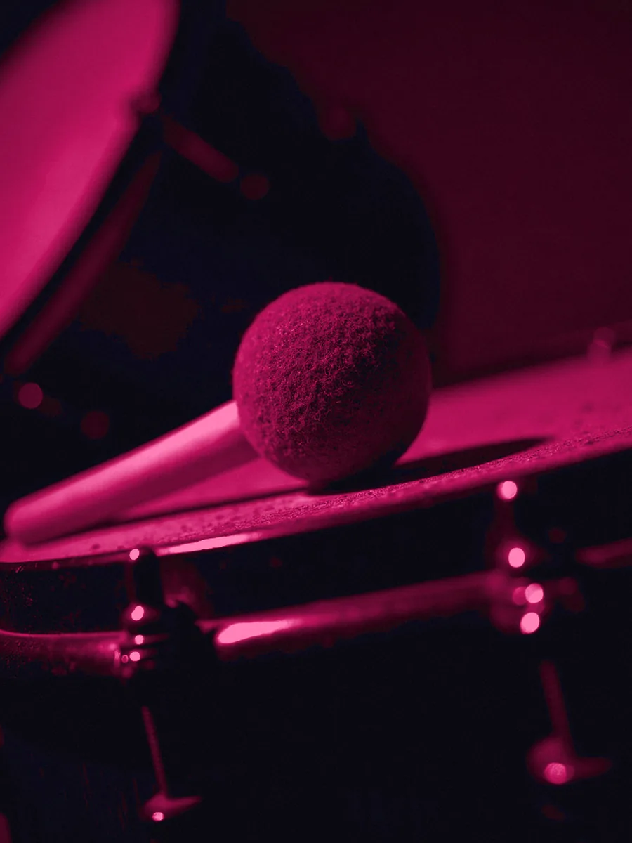 The kick voice object under a magenta gel